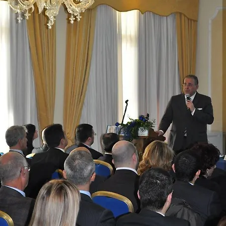 Hotel Grand President