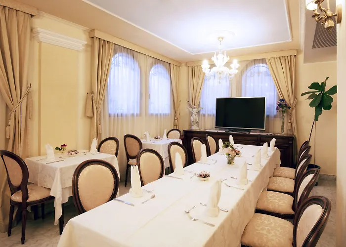 Grand President Hotel 4*