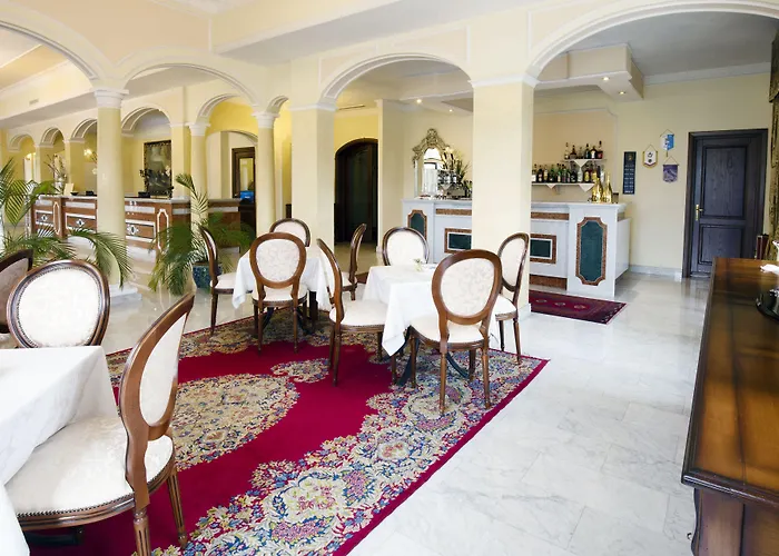 Hotel Grand President 4*