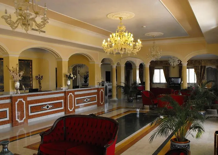 Отель Grand President