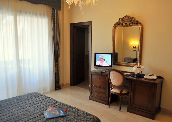 Отель Grand President 4*