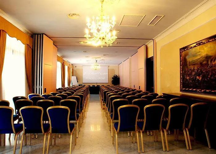 Отель Grand President 4*
